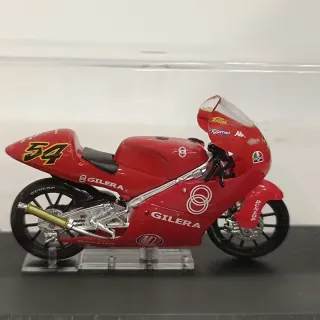 Modello Moto Gilera 125 Manuel Poggiali 2001