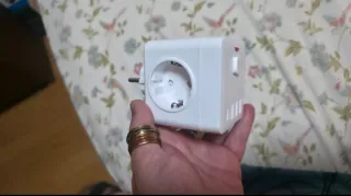 Prolunga Alimentazione 7 in 1: 3 Prese e 4 USB