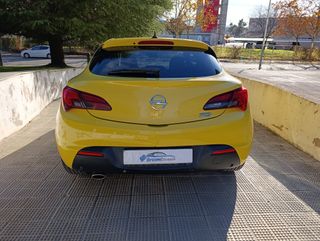 Opel Astra 2011