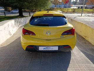 Opel Astra 2011