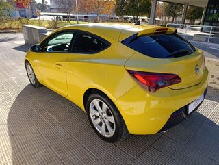 Opel Astra 2011