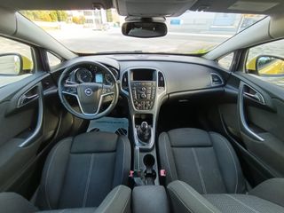 Opel Astra 2011