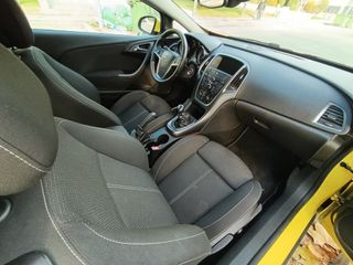 Opel Astra 2011