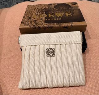 Monedero Loewe Beige y Plateado