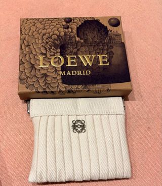 Monedero Loewe Beige y Plateado