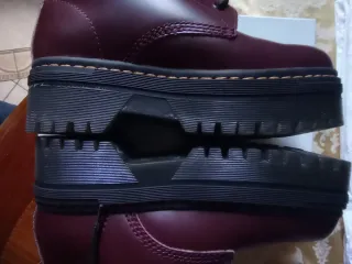 Scarpe unisex nuove rosse taglia 35