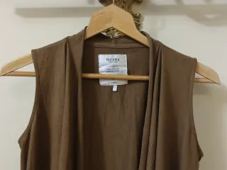 Chaleco Bershka flecos marrón S