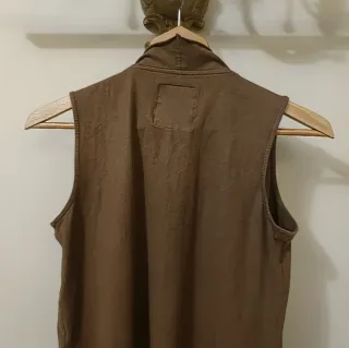 Chaleco Bershka flecos marrón S