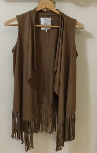 Chaleco Bershka flecos marrón S