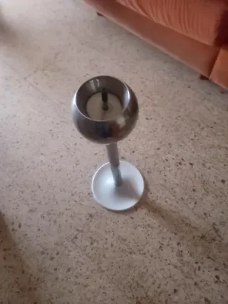 Portacenere da terra moderno