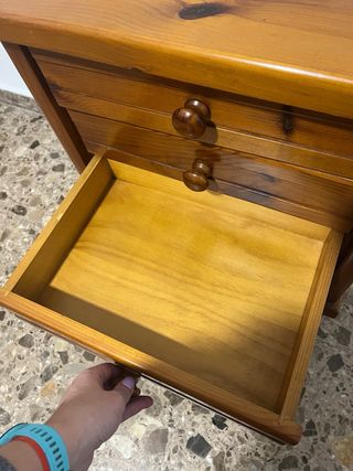 Vendo mesa de noche madera