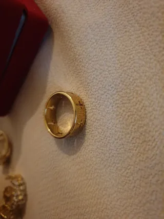 Anillo chapado en oro con cruces