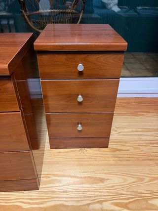 Mesillas de noche de madera