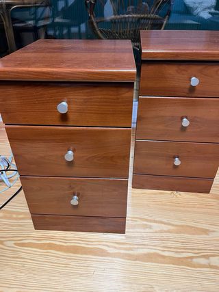 Mesillas de noche de madera