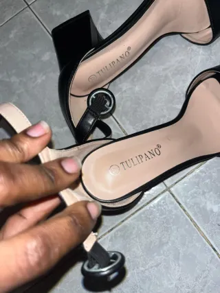 Tacones negros TULIPANO