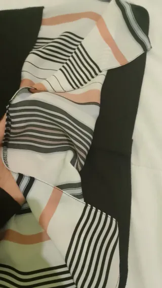 Camiseta rayas negra