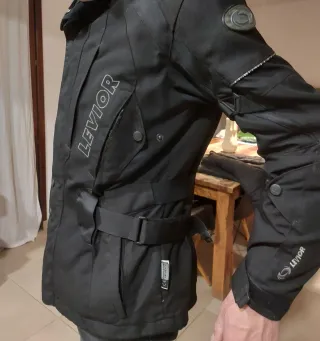 Chaqueta de moto LEVIOR negra