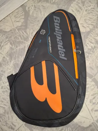 Paletero Bullpadel Negro y Naranja