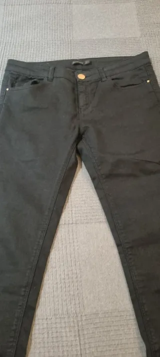 Pantalones negros ajustados