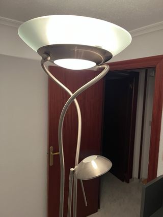 Lámpara de pie metal y cristal