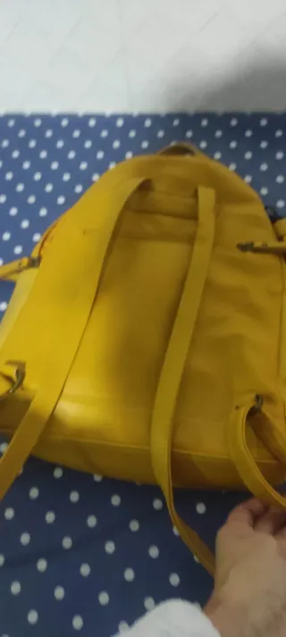Lote 3 bolsos: marrón, rojo y amarillo (mochila)