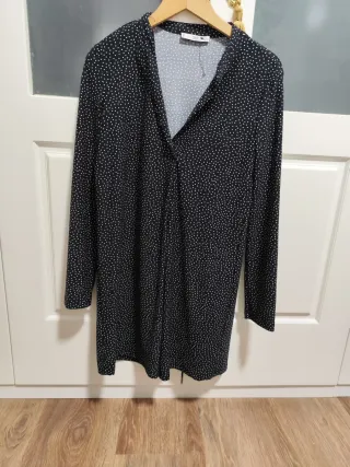 Vestido Mango negro lunares blancos manga larga