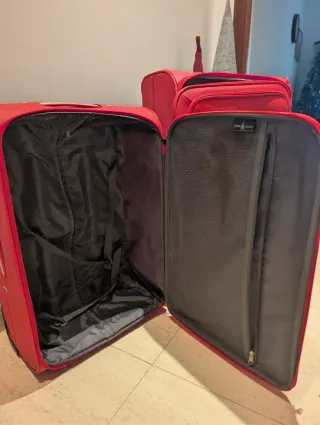 3 Maletas de viaje rojas