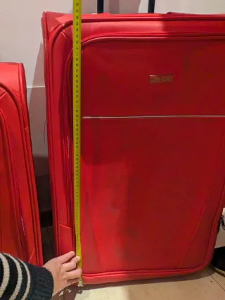 3 Maletas de viaje rojas