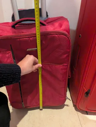 3 Maletas de viaje rojas