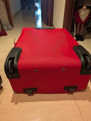 3 Maletas de viaje rojas