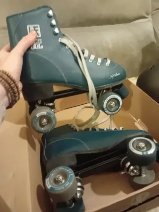 Patines 4 Ruedas T41 + Casco y Rodilleras