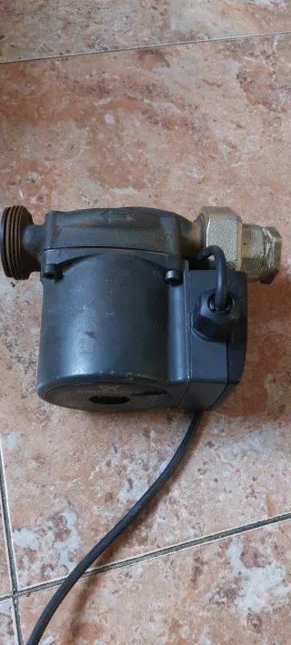 Bomba Grundfos UPS 25-50 130 caldera