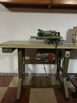Máquina de coser Alfa Zig-Zag antigua
