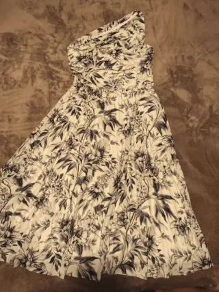 Vestido H&M plisado un hombro estampado