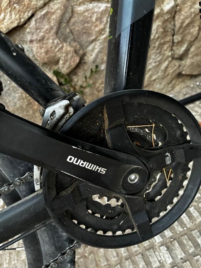 Bicicleta de Montanha Cube Negra