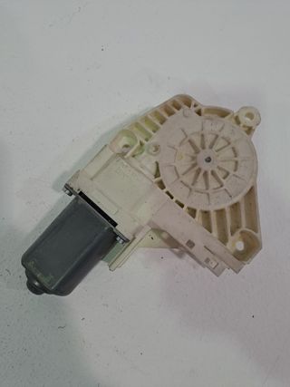 MOTOR ELEVALUNAS TRASERO IZQUIERDO LAND ROVER RANGE ROVER SP (4)