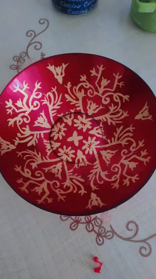 Centro tavola rosso decorato oro