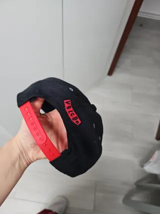 Gorra Volcom Negra, Gris y Roja