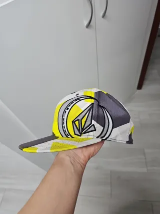 Gorra Volcom Gris y Amarilla