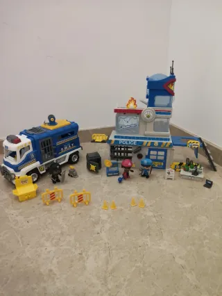 Pinipon Policía: Comisaría + Camión.