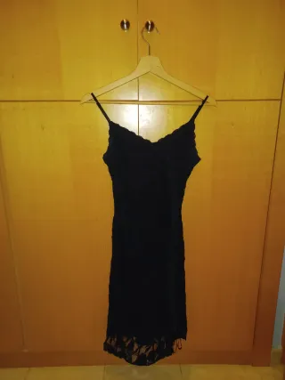 Vestido negro encaje fiesta