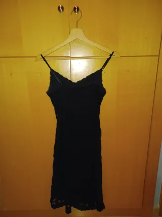 Vestido negro encaje fiesta