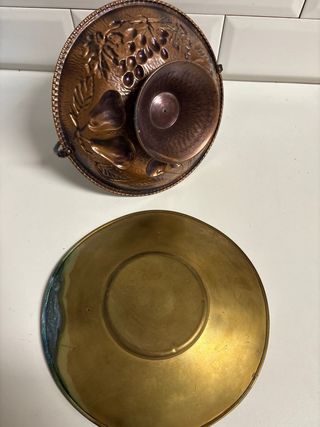 Fruttaio e piatto in rame antico