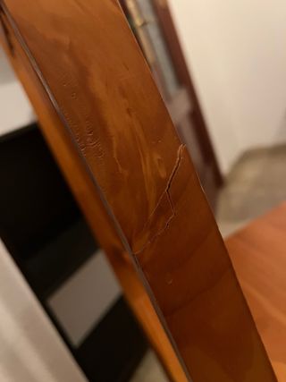 Mesa de comedor y 4 sillas de madera