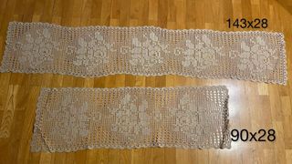 Copriletto e tappeti all'uncinetto