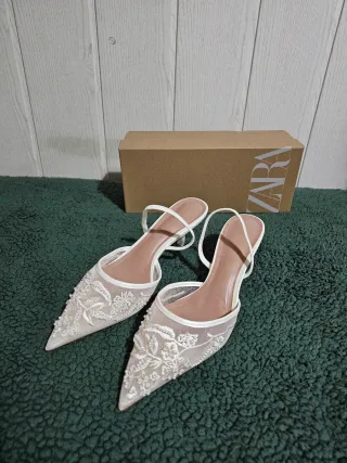 Tacones Zara Beige y Blanco con Perlas