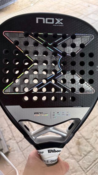 Pala de pádel Nox AT10 18K attack
