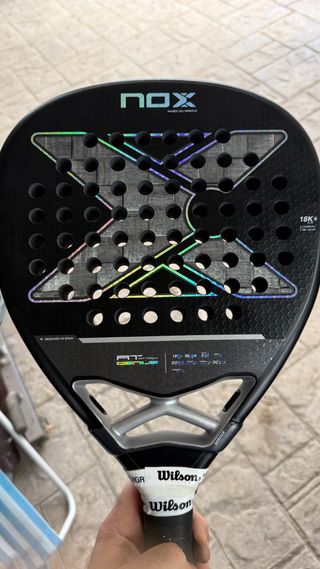 Pala de pádel Nox AT10 18K attack