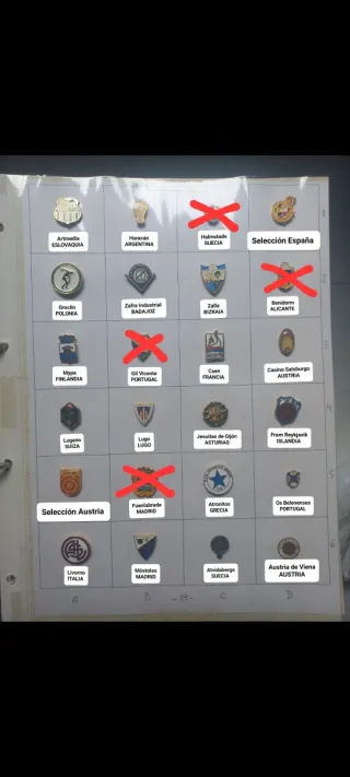 Lote de pines de fútbol de colección