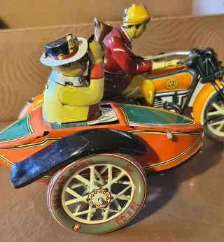 Giocattolo antico moto con sidecar in metallo
